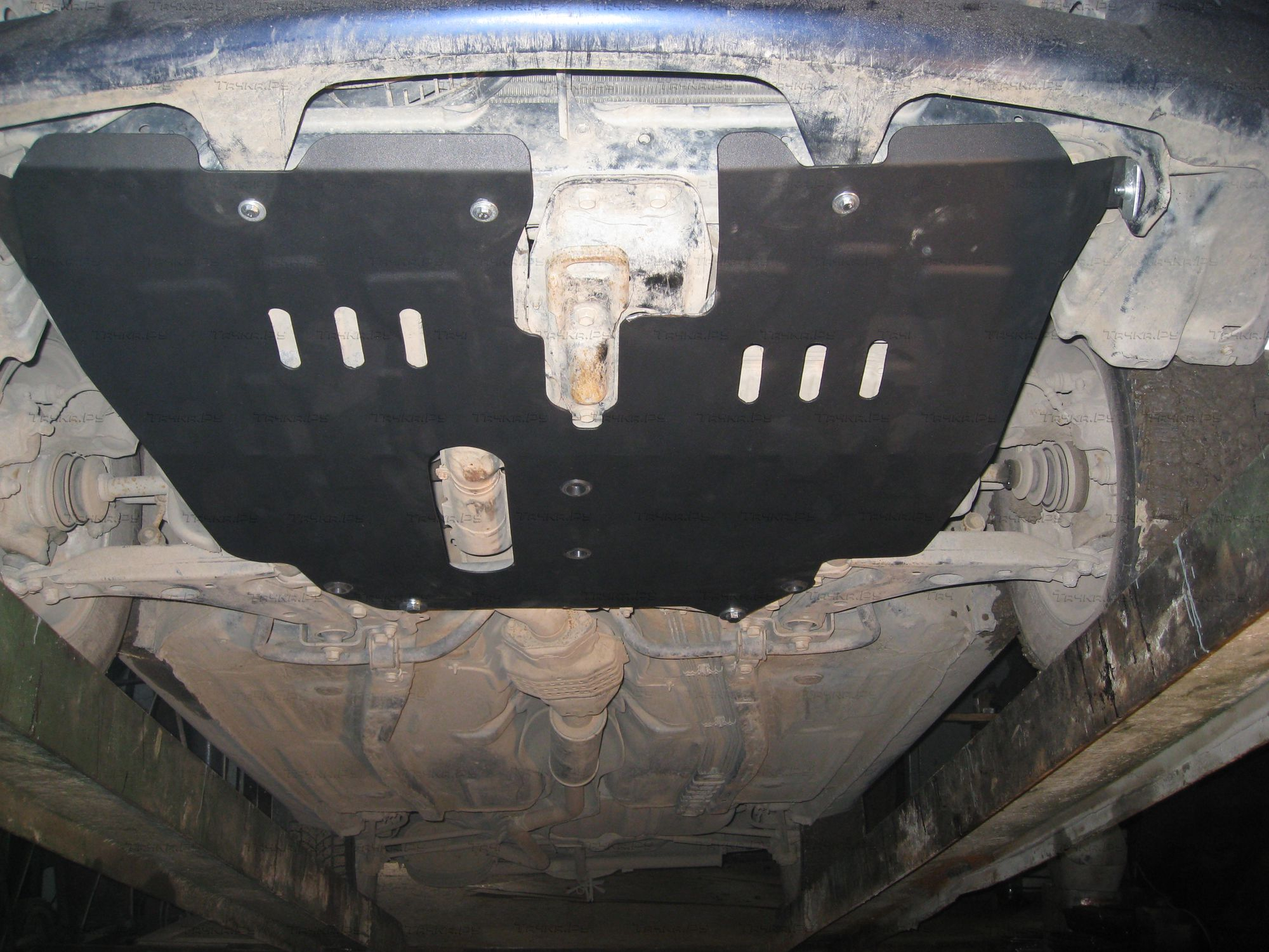 Купить запчасть ALFECO - ALF2432 Защита для картера и КПП Toyota Corolla Spacio E110 1997-2001
